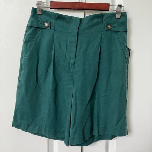 RW&CO Green High Rise Tencel Flowy Pleated Front Shorts - Picture 3 of 6